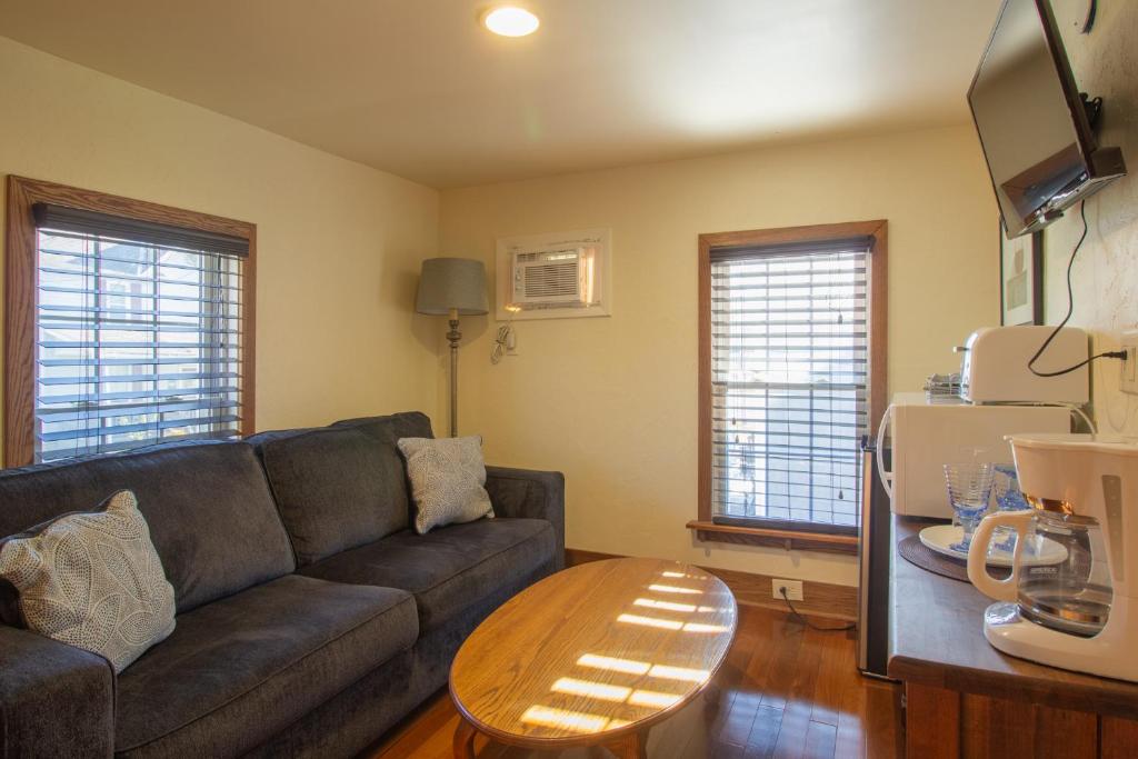 Stay In Ohiopyle near GAP trail, restaurants, & the Fallls photo
