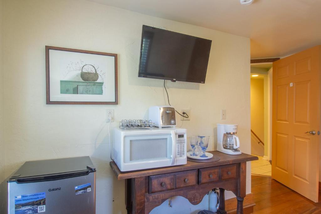 Stay In Ohiopyle near GAP trail, restaurants, & the Fallls photo