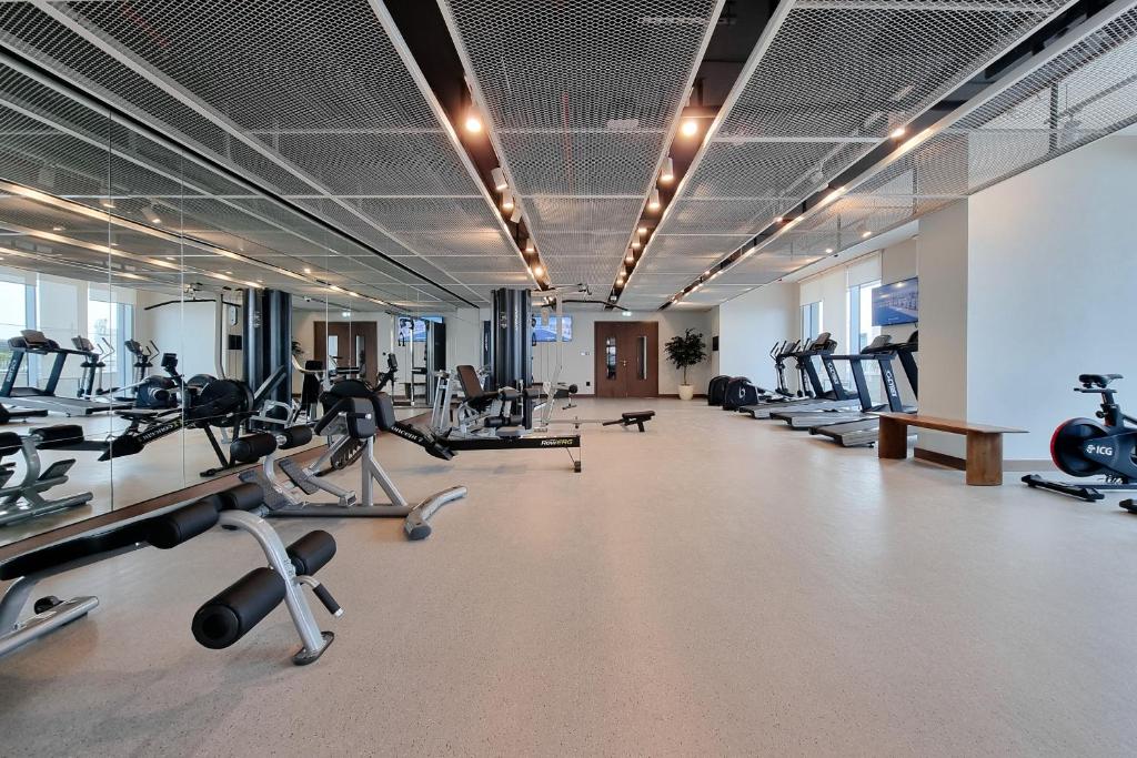 Fitness centrum a/nebo fitness zařízení v ubytování *Private Beach* Best Ocean View Emaar BeachFront