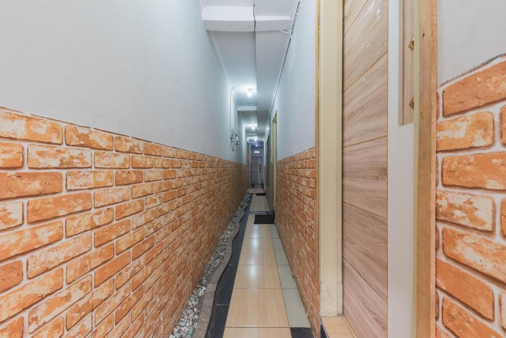 Mynd úr myndasafni af Urbanview Hotel Anggrek Puncak by RedDoorz í Cianjur