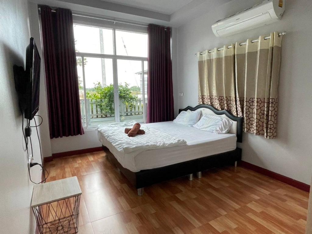 Fang Chayapa Hotel - Maison De Deux Chambres
