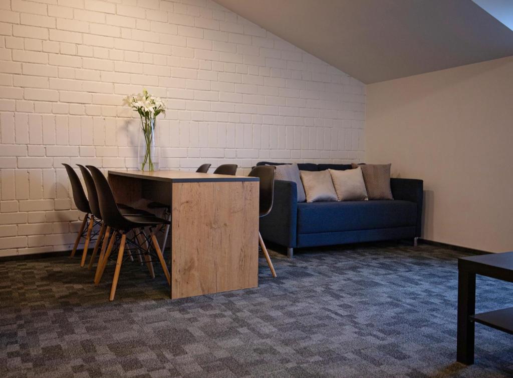Posezení v ubytování Loft Inn SELF-CHECK IN