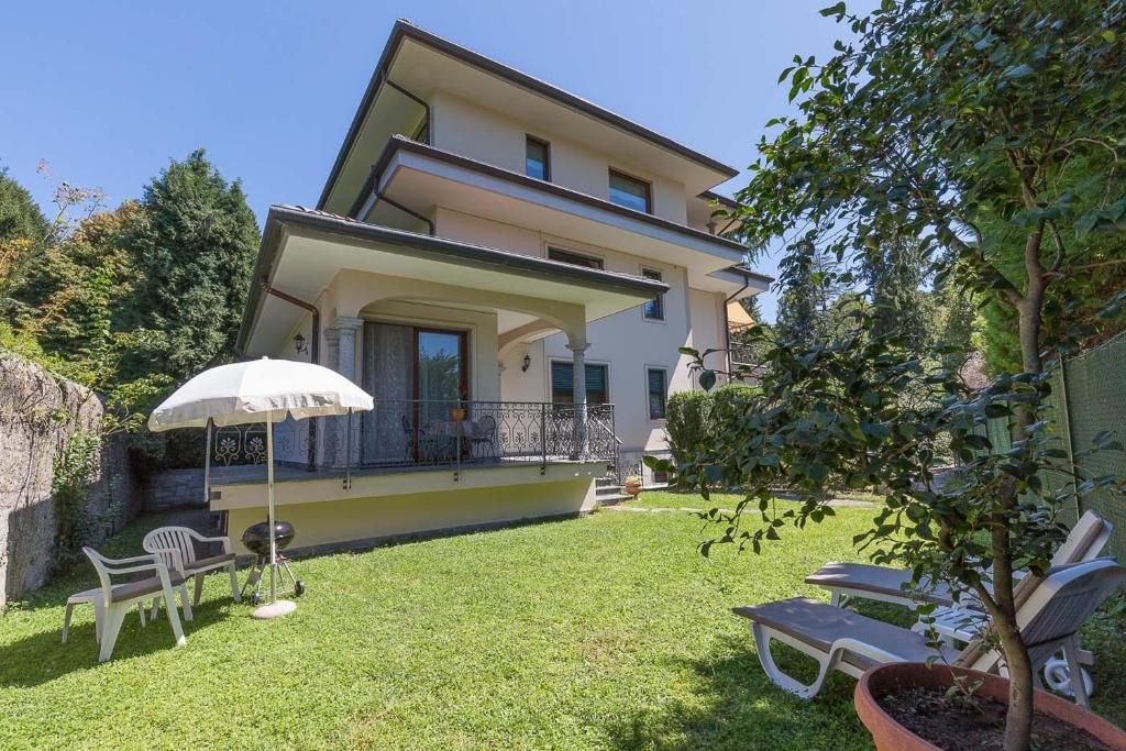 Κήπος έξω από το La Petite Dame - Lake Maggiore - 100 m from the lake