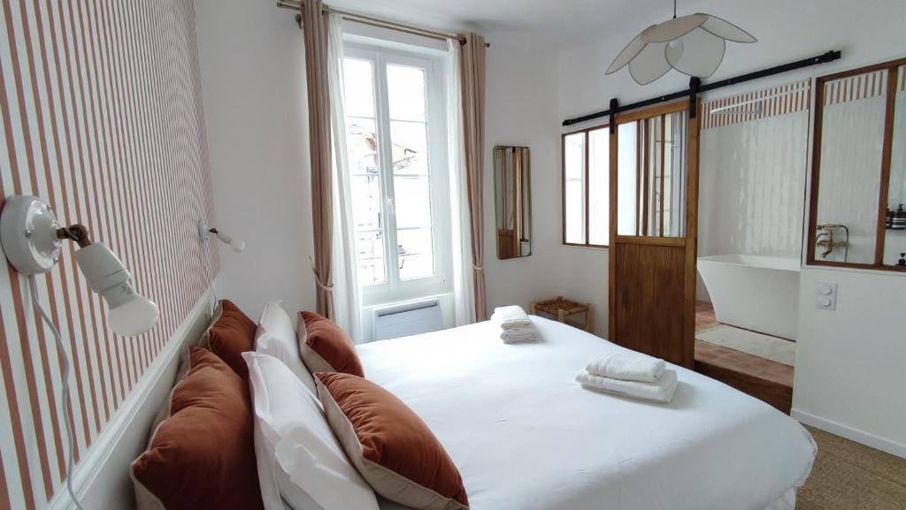 Maison Charmeilles - La suite Fronsac - Luxe Kamer