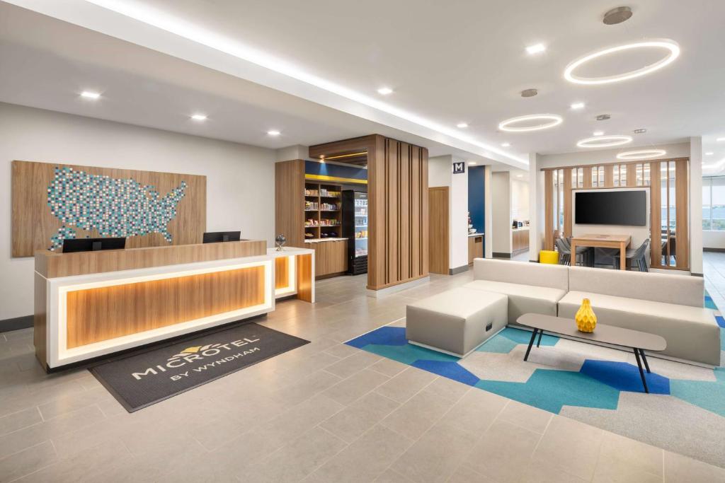 Posezení v ubytování Microtel Inn & Suites by Wyndham Macedon
