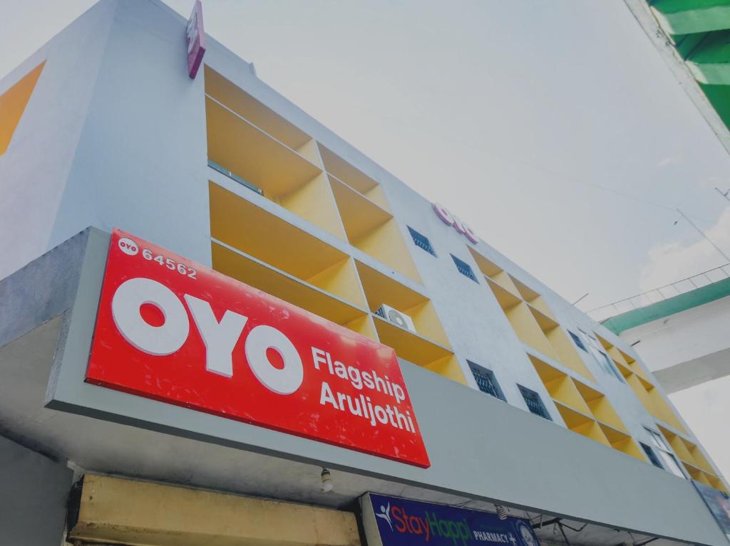Certifikát, hodnocení, plakát nebo jiný dokument vystavený v ubytování Hotel O Aruljothi Gandhipuram Bus Terminus