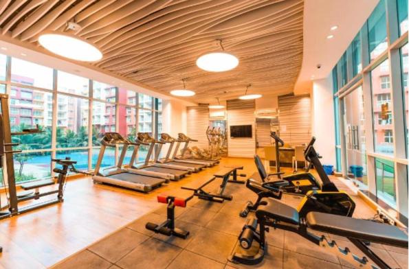 Fitness centrum a/nebo fitness zařízení v ubytování TATA Rio De Goa, Good Stay 2 BHK Pool View Premium Apartment, 805