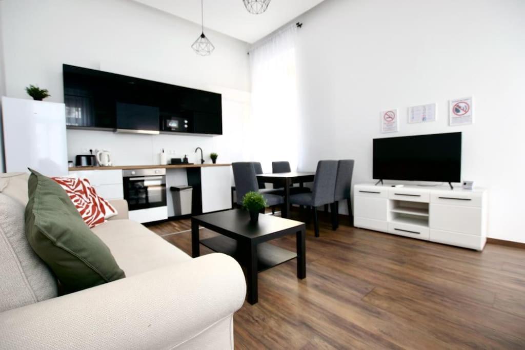 Standard Apartment by Hi5- Bajcsy 63 1065 Budapest, 63 Bajcsy-Zsilinszky út kép - 1