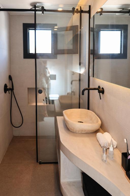 North Wind Luxury Suites - 10