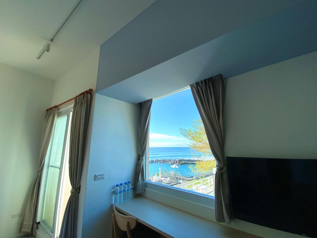 都蘭那界灣海景民宿 - Pièce Quadruple Avec Vue Sur La Mer