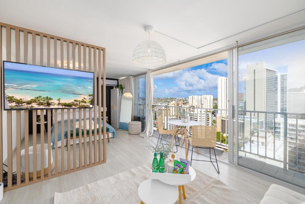Stylish, Newly Renovated Studio Near Waikiki Beach!_1