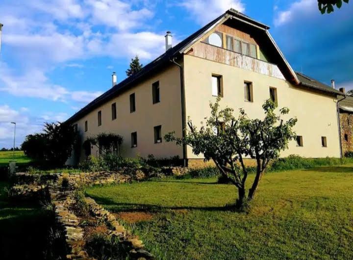 Zahrada ubytování Statek "Two brooms", Apartment