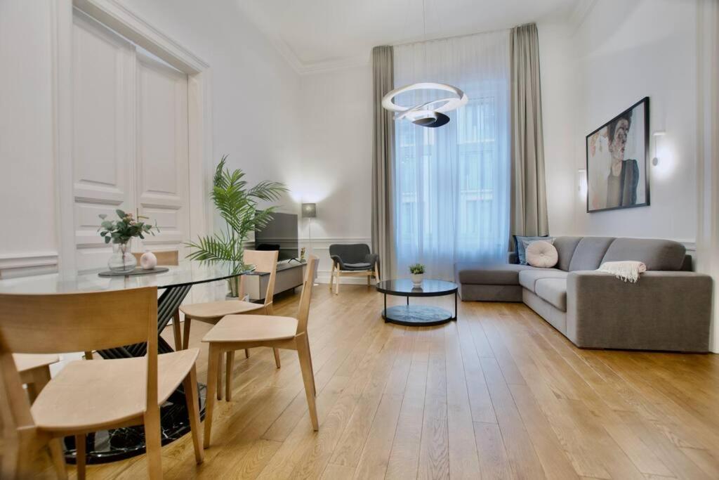 Premium Apartment by Hi5- Rökk Szilárd 3 bedroom 1085 Budapest, 7 Rökk Szilárd utca kép - 1