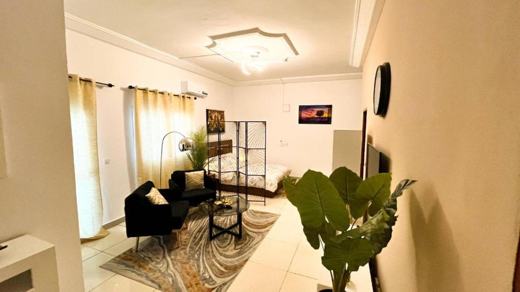 Posezení v ubytování Large studio at your disposal in Abidjan