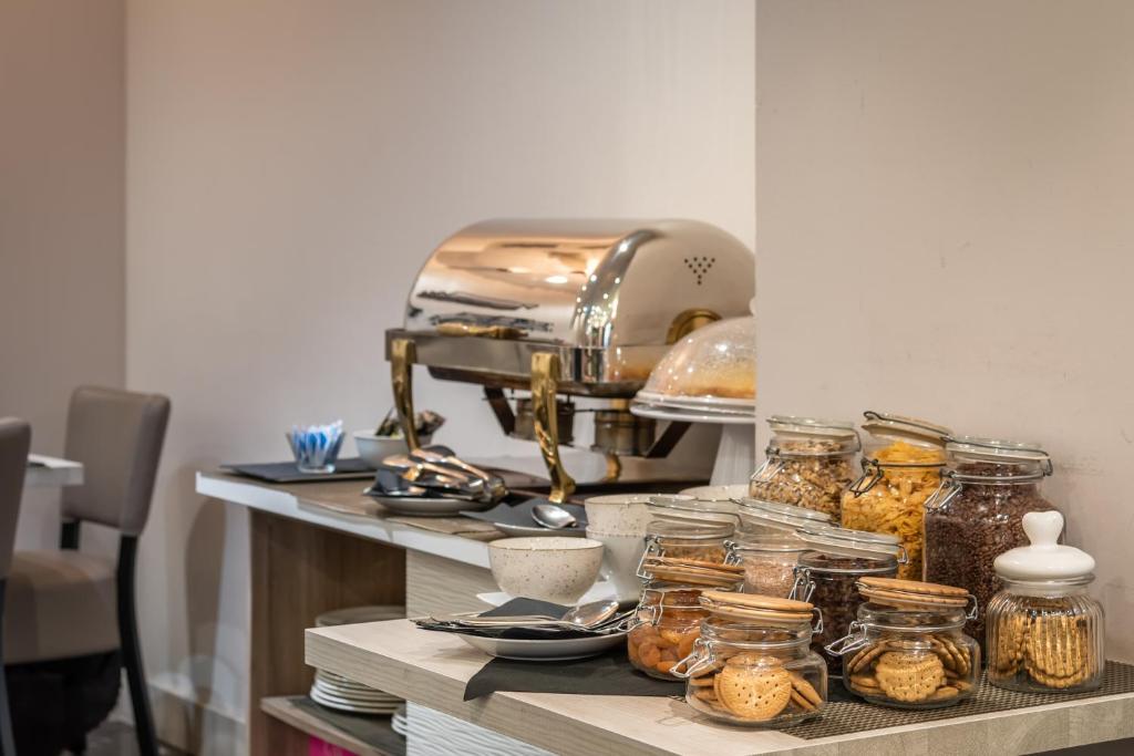 Arya Stadium Hotel - Resim 12