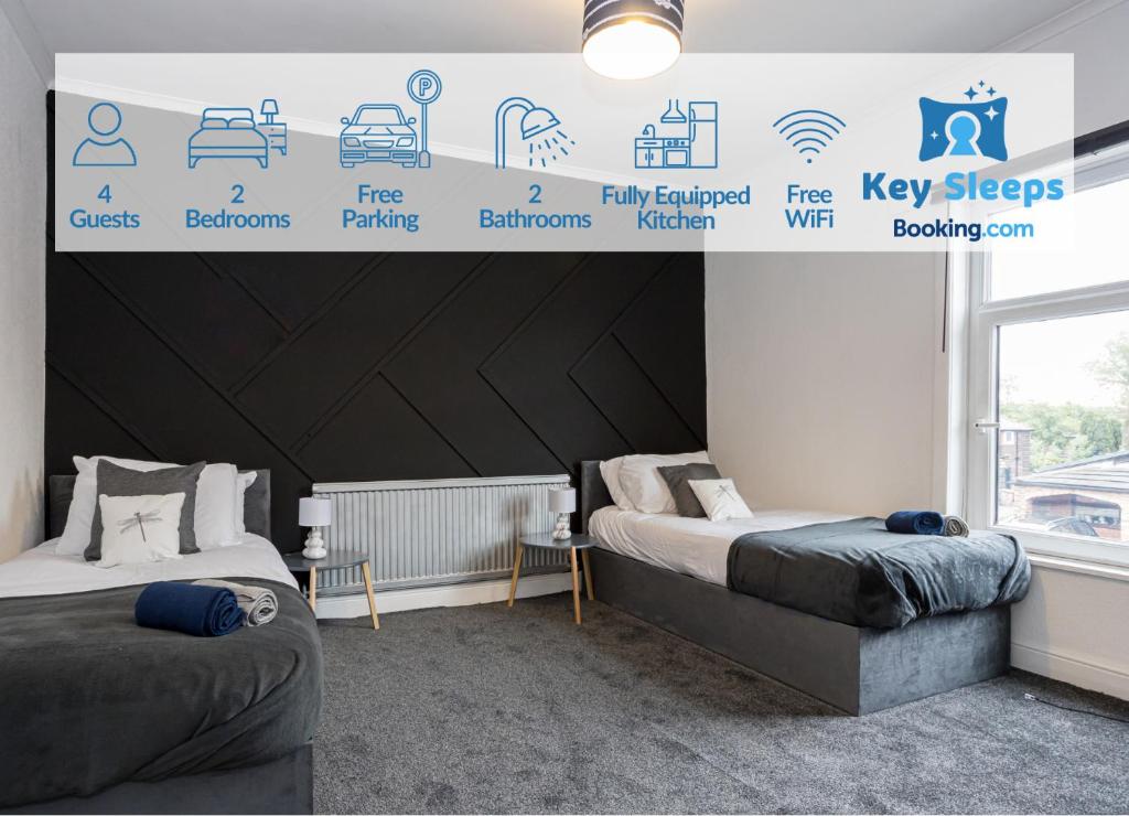 Säng eller sängar i ett rum på Stylish House By Keysleeps Central&Free Parking&Games Room At St Helens