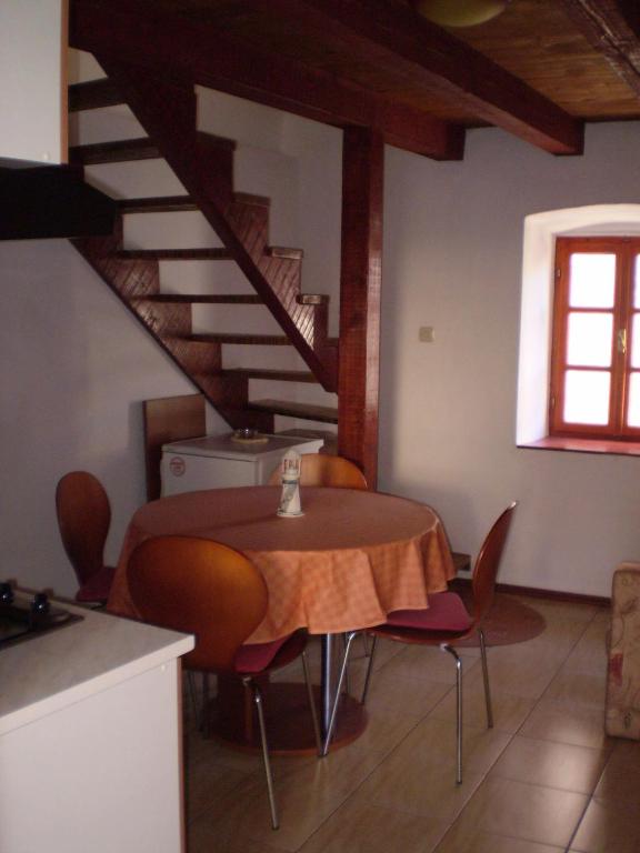 Posedenie v ubytovaní Old town Apartment