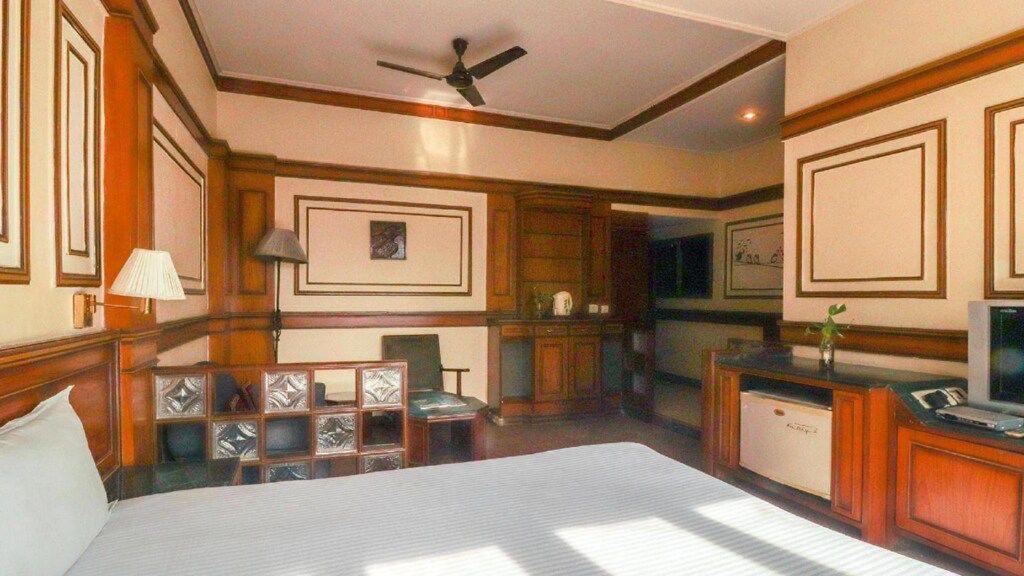 A kitchen or kitchenette at Bengal Chambers