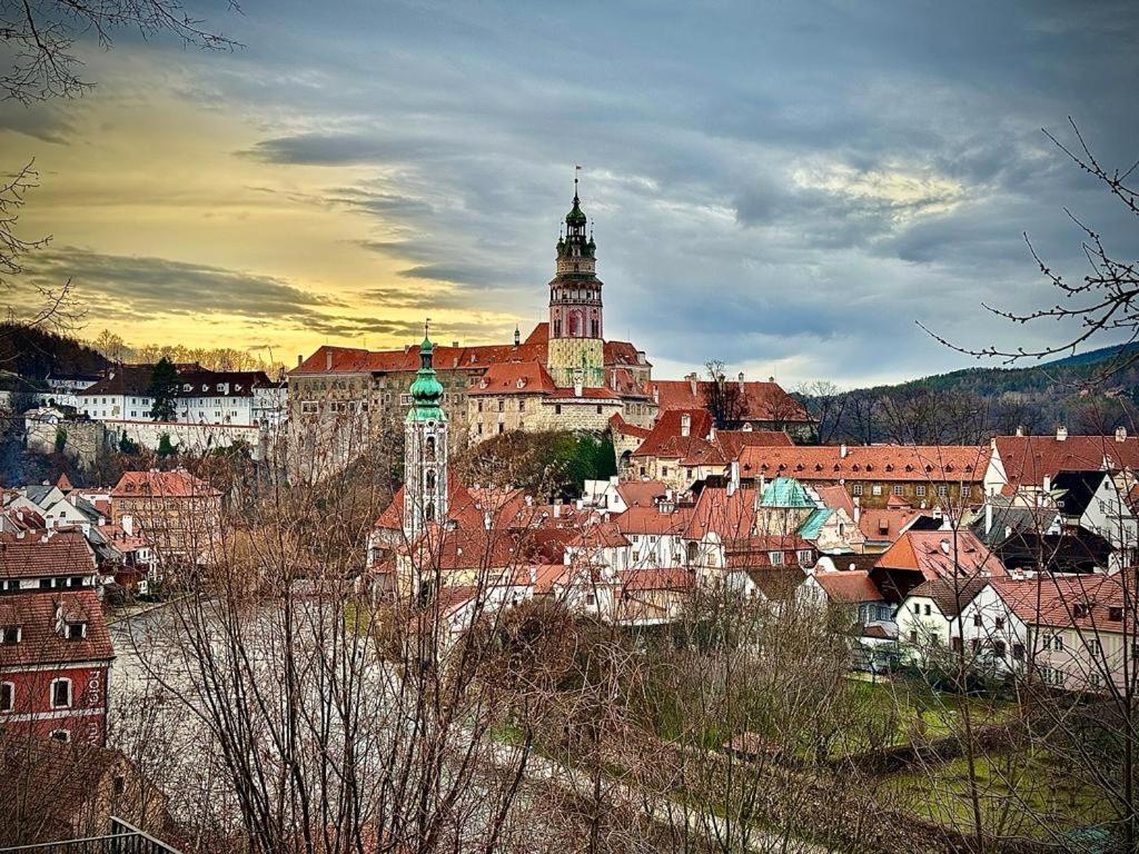 Příroda nedaleko venkovského domu