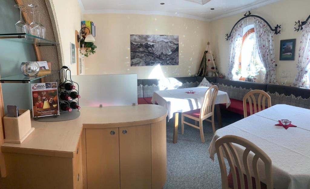 Kuchyň nebo kuchyňský kout v ubytování Gästehaus Sissy