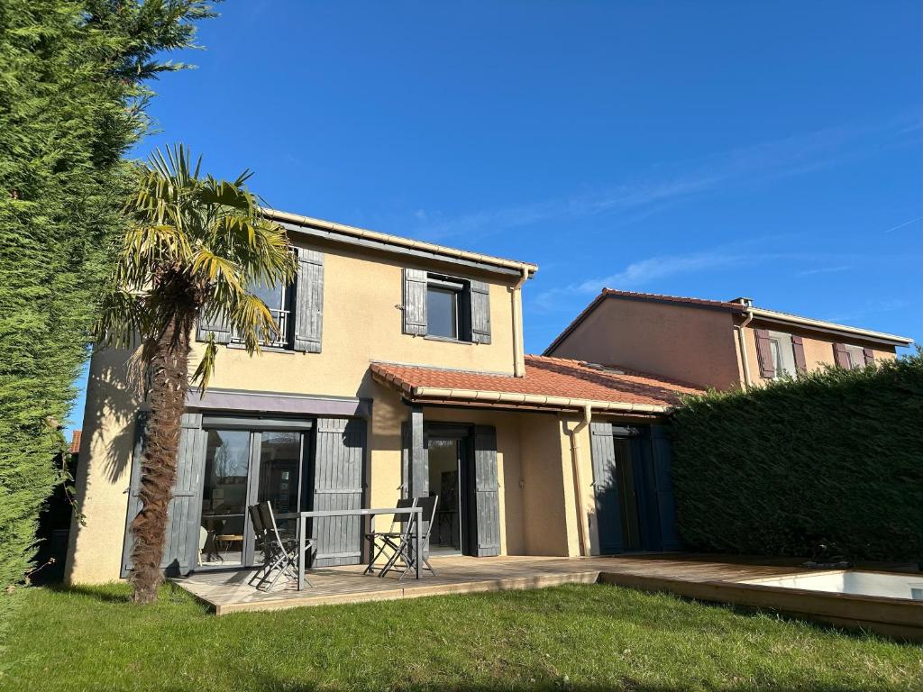 Sunny House - Villa 4 chambres - Saint Genis Les Ollières - Housity