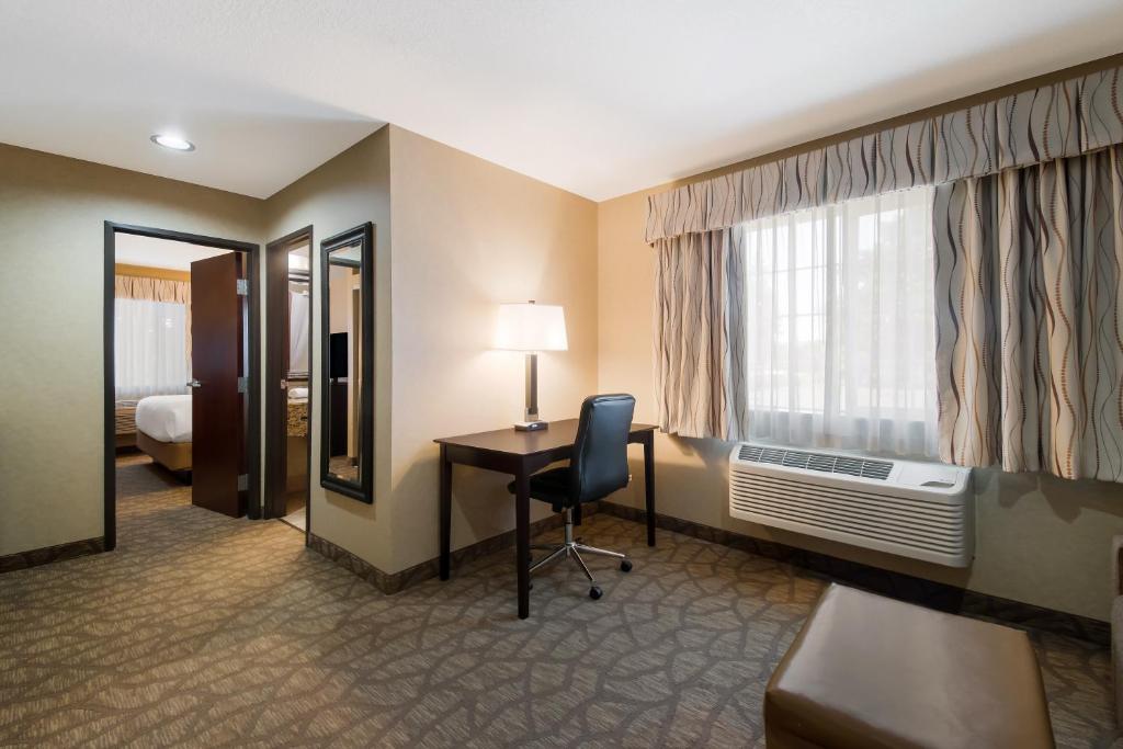 Posezení v ubytování Best Western University Inn and Suites