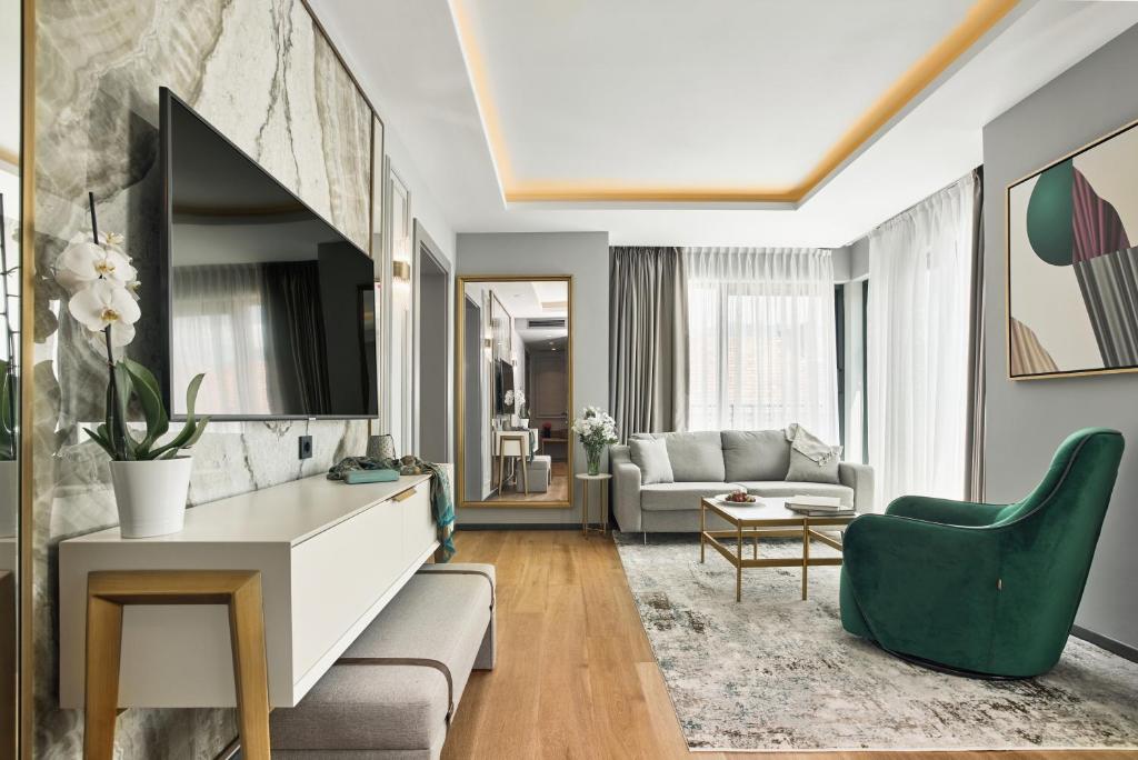 La Fleur Boutique Hotel - 18