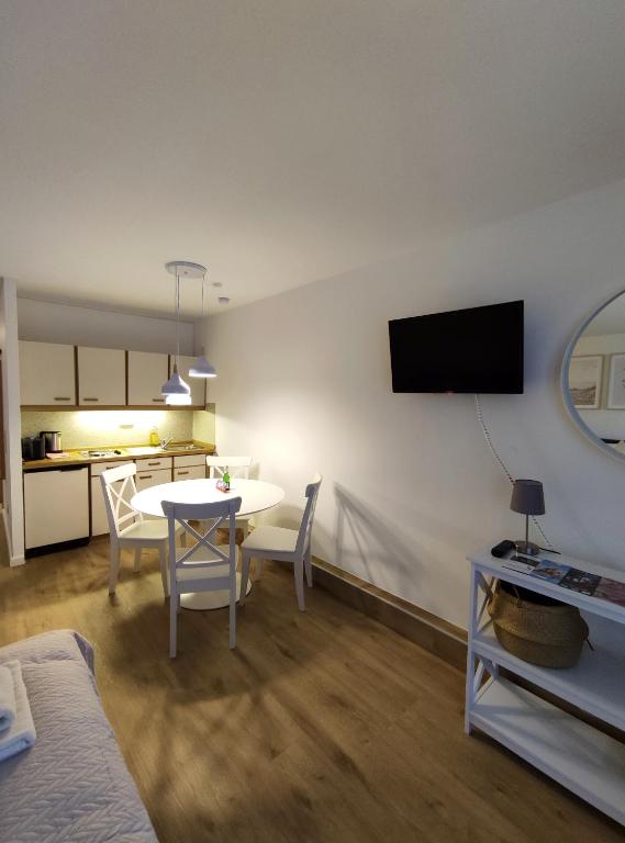 Kuchyň nebo kuchyňský kout v ubytování Sauna, Pool und Gartenzugang