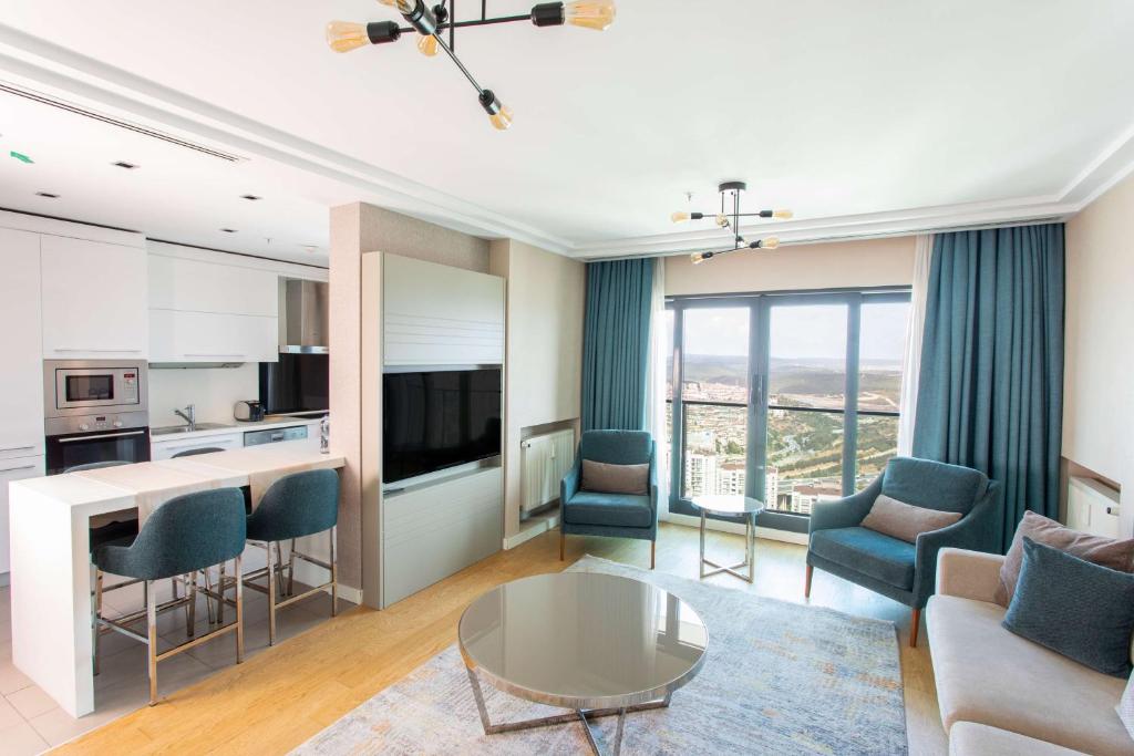 Radisson Residences Avrupa TEM Istanbulにあるキッチンまたは簡易キッチン
