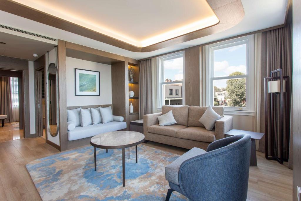 A seating area at Radisson Hotel Istanbul Sultanahmet