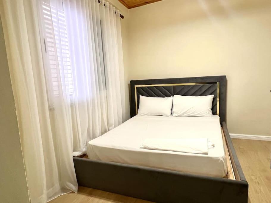 Quiet Comfortable 3 bedroom home with pool, Scutari - Imazhi 6
