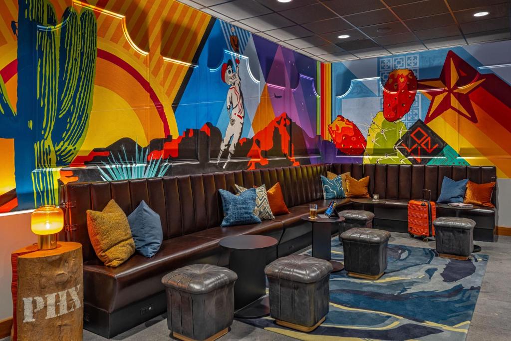 Posezení v ubytování Moxy Phoenix Downtown