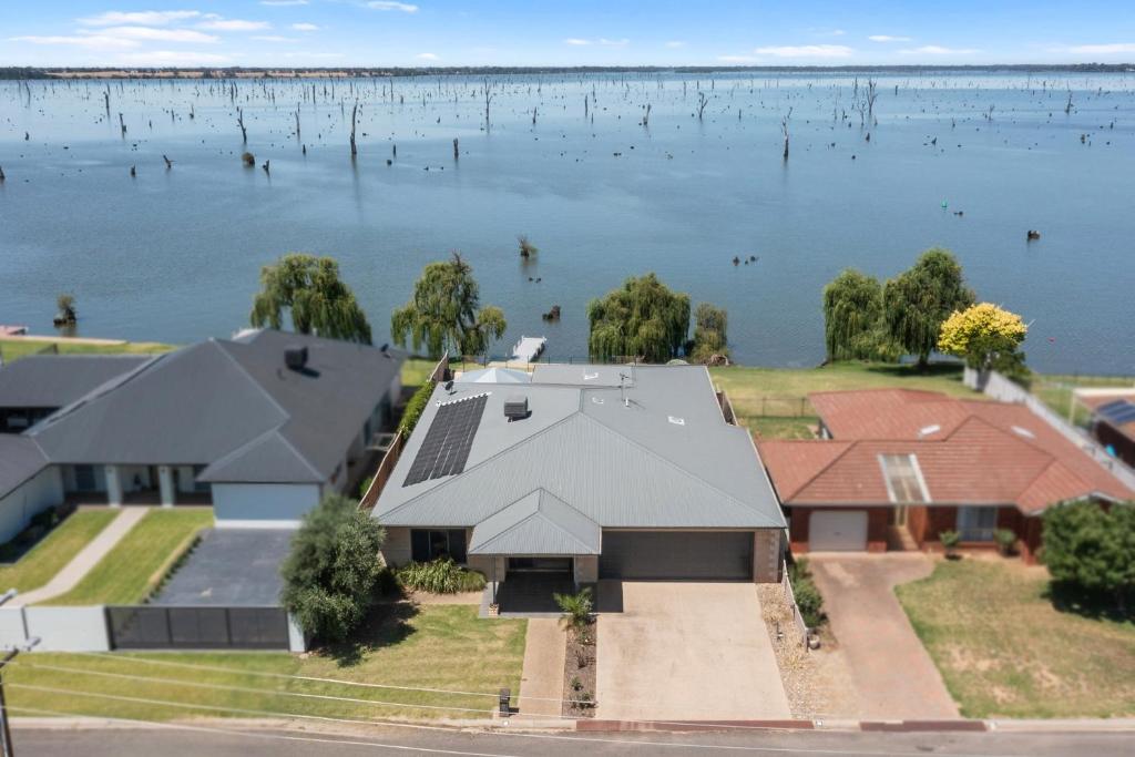 NEW The Lakehouse on Rosemary, Yarrawonga (updated prices 2024)