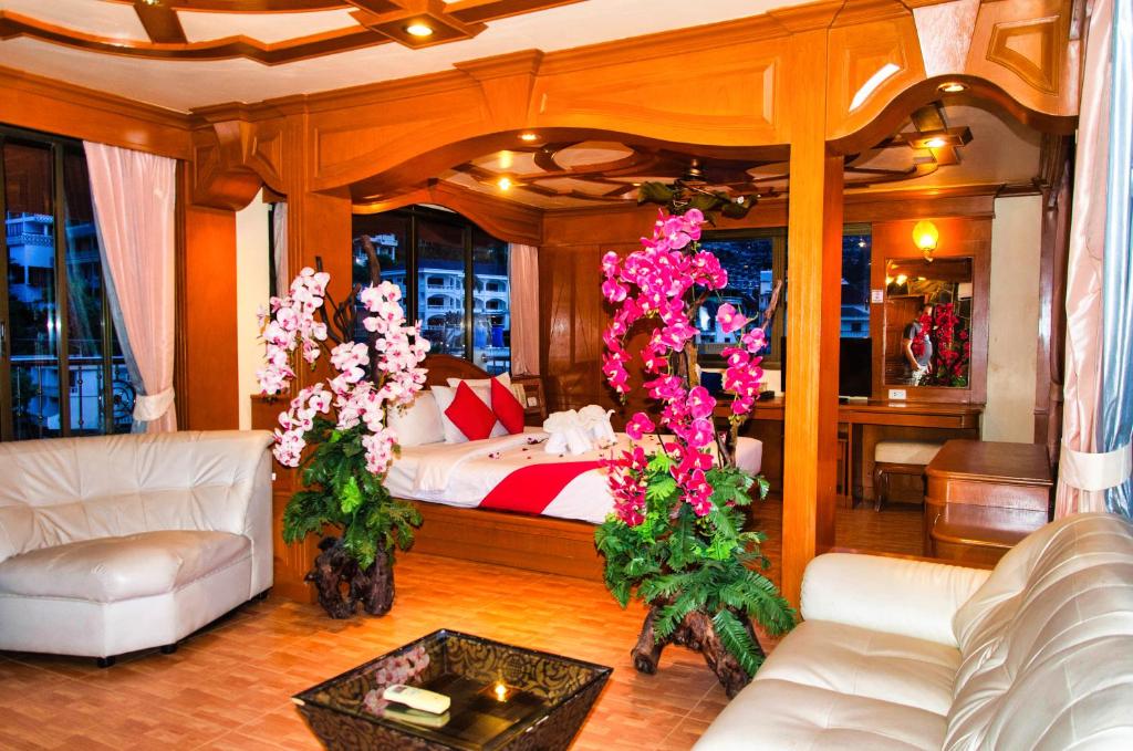 
Roof Top Sea View Penthouse with Jacuzzi
