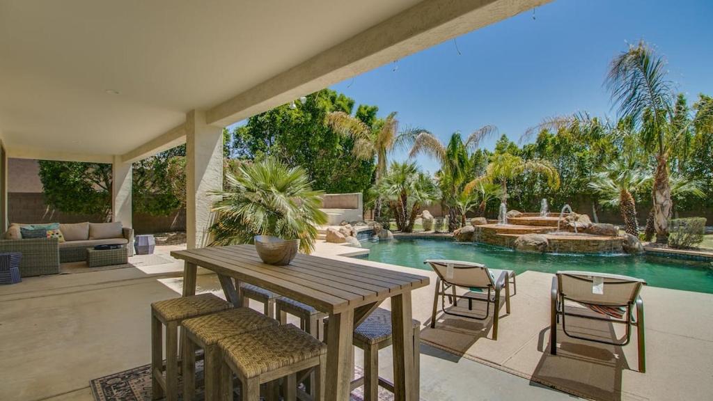 Amazing Litchfield Estate With Backyard Oasis, Litchfield Park (updated