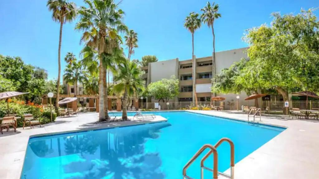 Πισίνα στο ή κοντά στο Charming 1-Bdrm Condo steps to Old Town Scottsdale