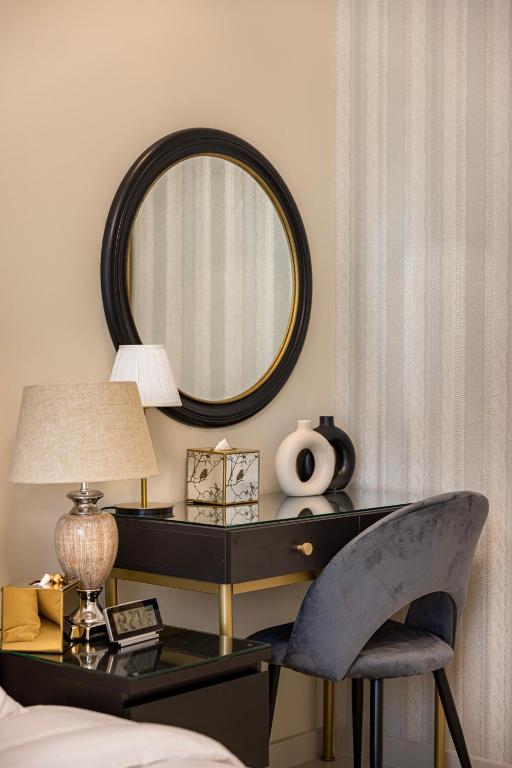 Postel nebo postele na pokoji v ubytování Stylish 2BR at Paramount Hotel Midtown