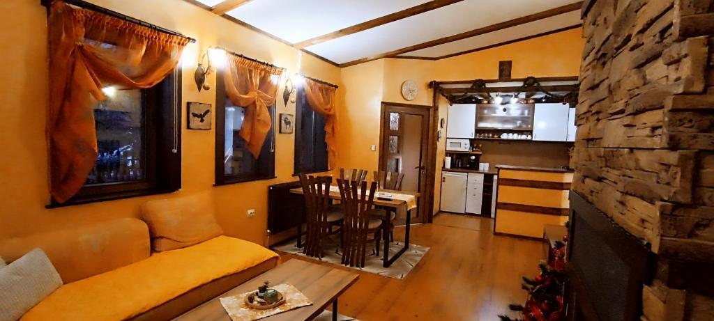 Guest House Chepelare - Two-Bedroom House