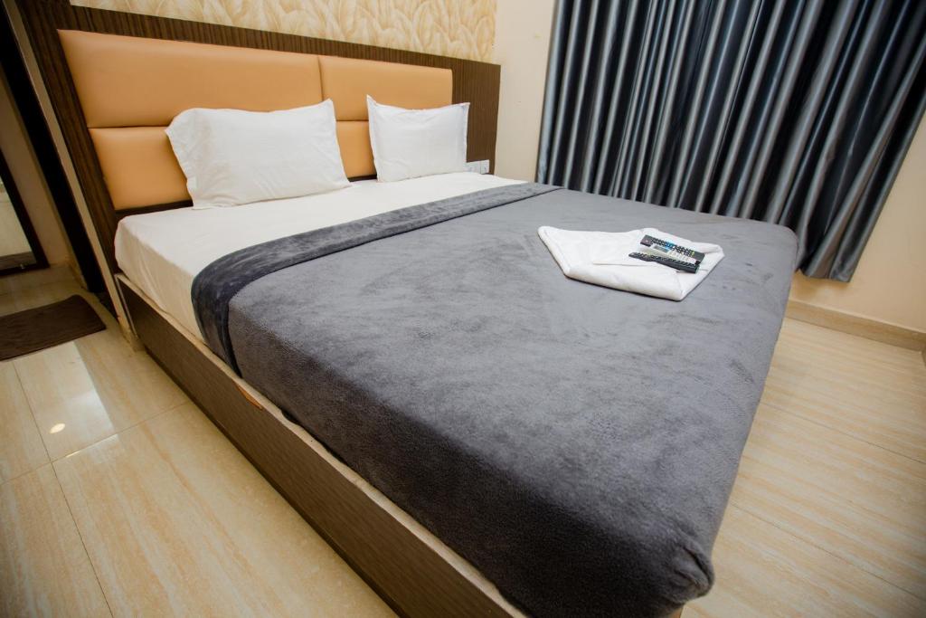 Postel nebo postele na pokoji v ubytování THE PARK AVENUE HOTEL - Business Class Hotel Near Central Railway Station Chennai Periyamet