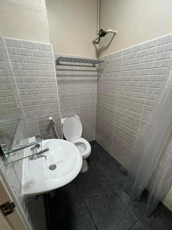 Bangwa House - MRT Bangwa Station - Standard King Room