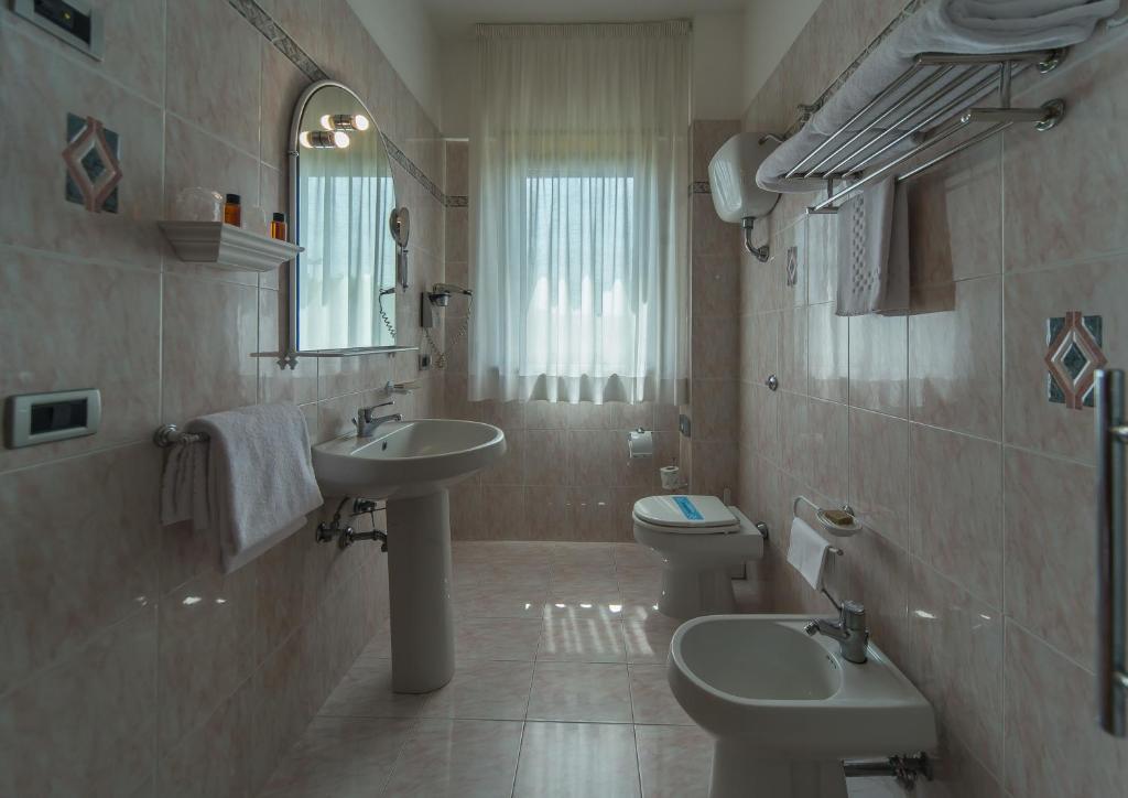 Koupelna v ubytování Hotel Columbus sul Lago