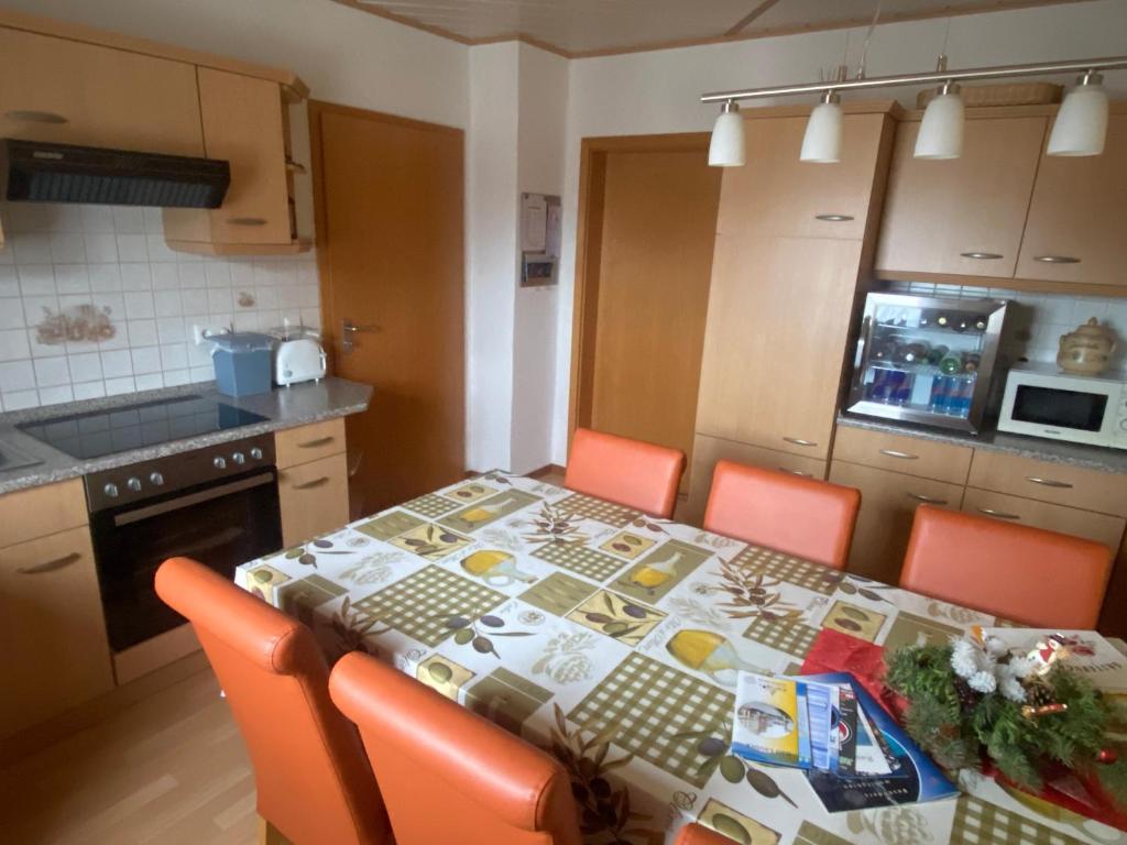 Kuchyň nebo kuchyňský kout v ubytování Ferienwohnung „Thea“