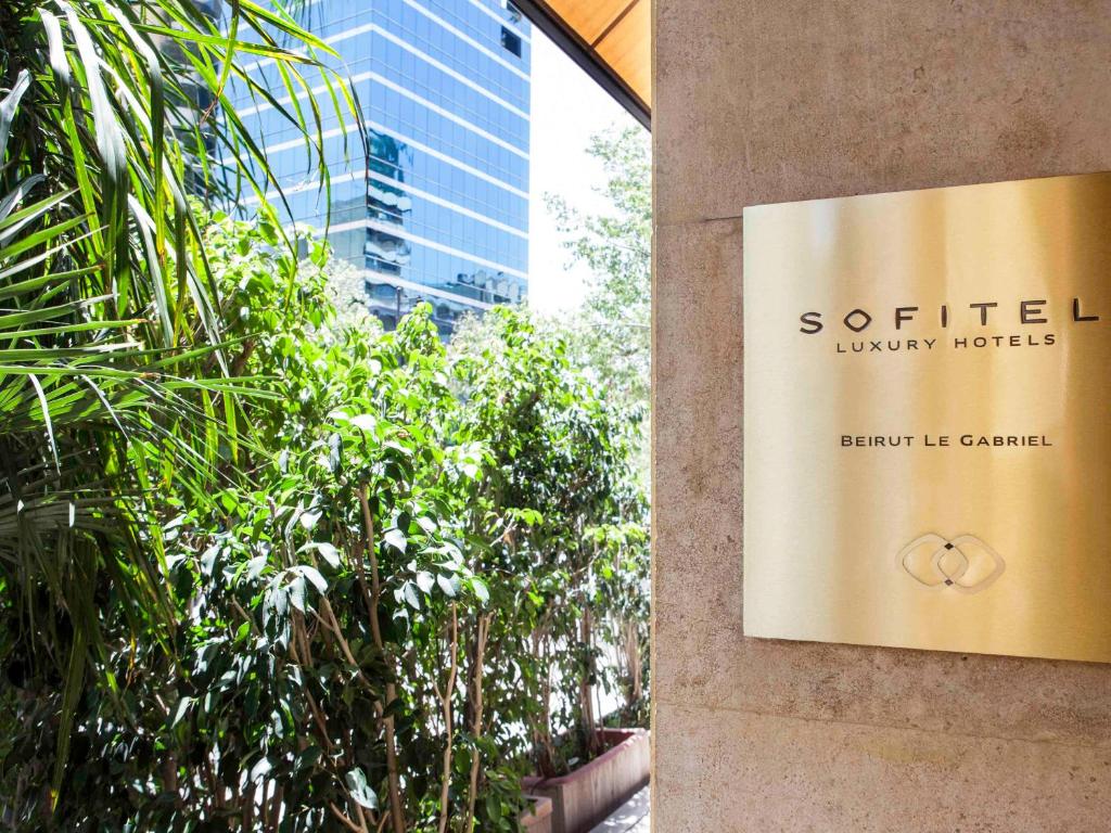 Certifikát, hodnocení, plakát nebo jiný dokument vystavený v ubytování Sofitel Beirut Le Gabriel