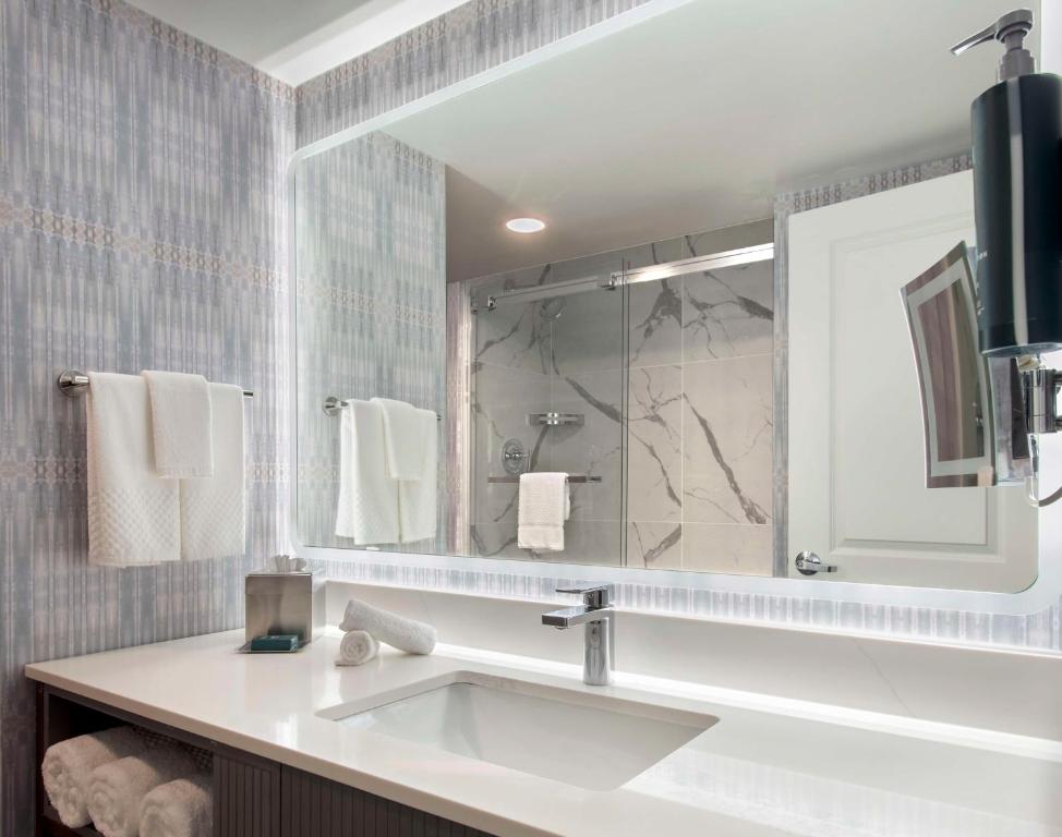 Vannituba majutusasutuses DoubleTree by Hilton Poughkeepsie