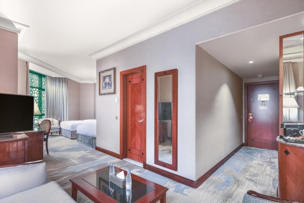 Hilton City Hotel