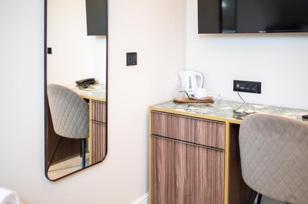 Hotel Bohemian Garni - Skadarlija - Resim 27