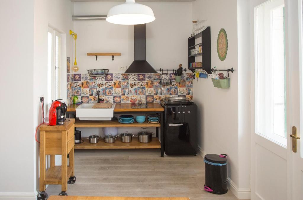 Stylish Theatre Apartments - 14