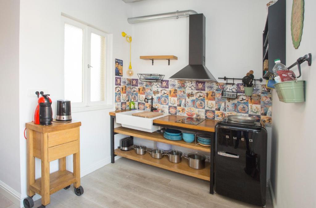 Stylish Theatre Apartments - 19