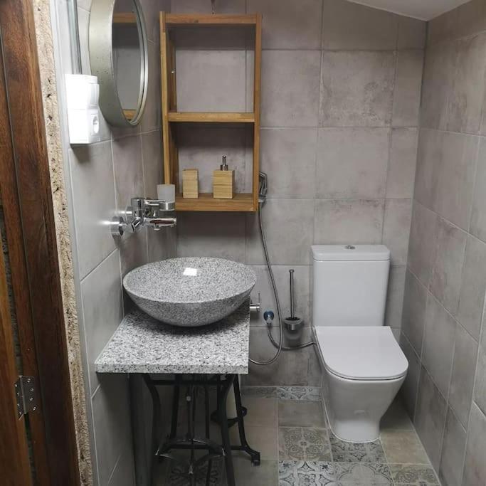 Koupelna v ubytování Souterrain für max 2 P., Bad, Außenküche, Garten
