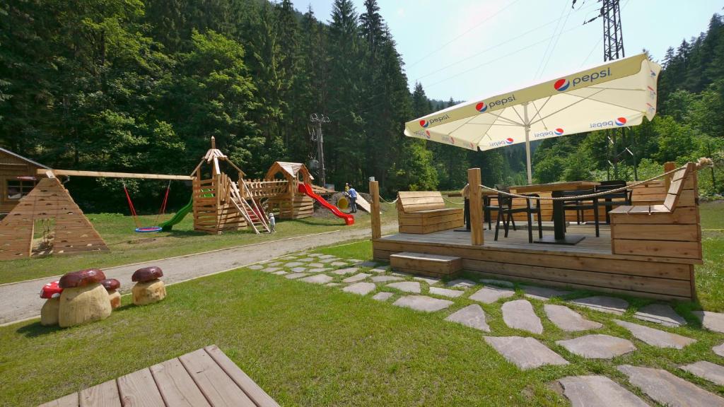 Herní místnost nebo prostor pro děti v ubytování Riverside